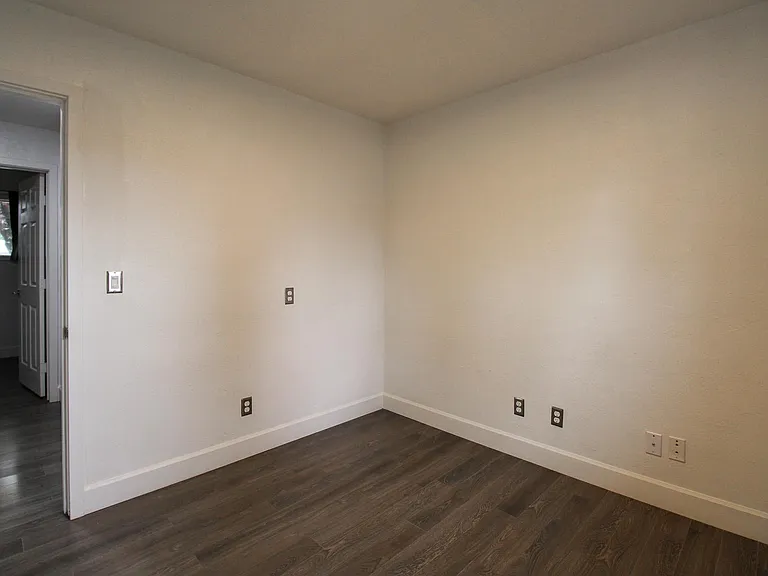 1170 Clearview Ave NE — Photo 24