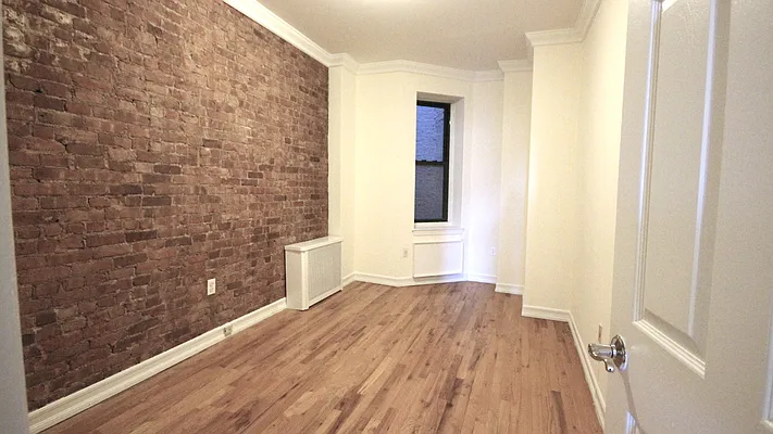 Bedroom, photo 2