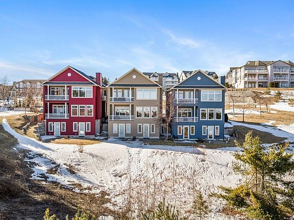 3rd image of 814 Lakeview Rdg