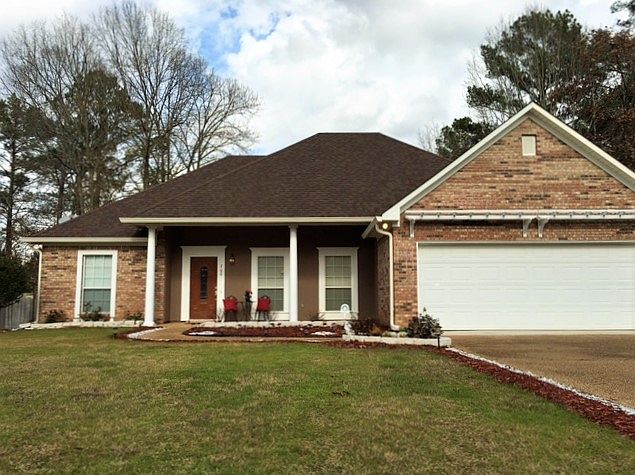 1st image of 700 Forest Woods Dr
