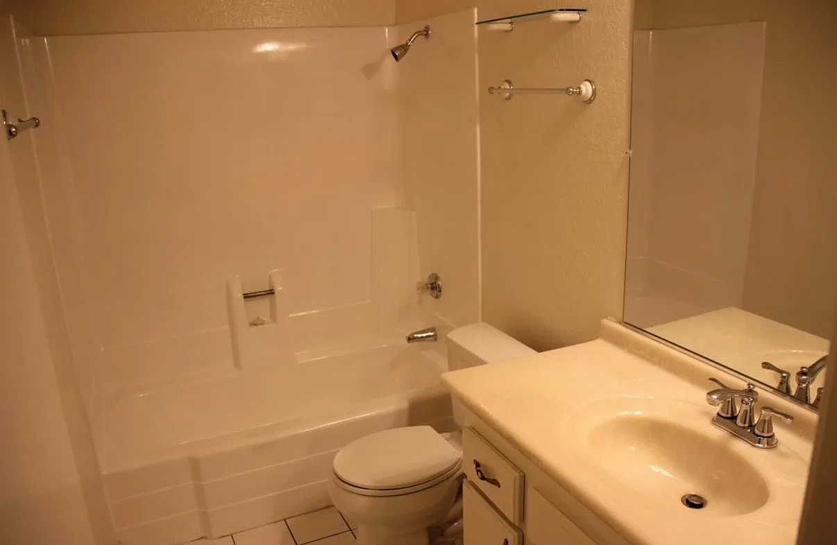 3 bed, $4,250 — Photo 4