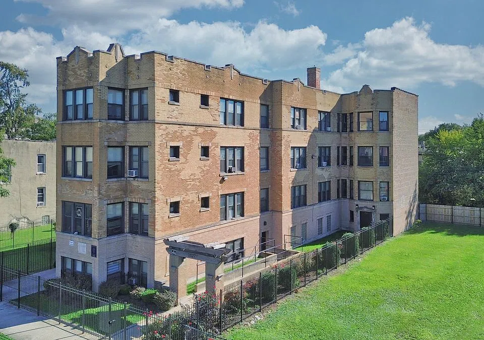 3525 W Van Buren St #2C