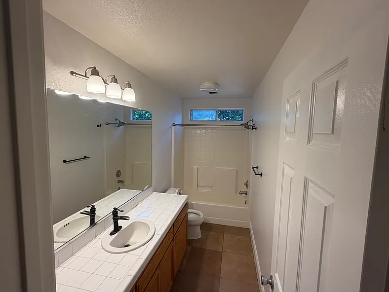 6295 N Babigian Ave — Photo 6