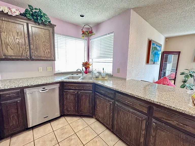 2825 Tealwood Dr — Photo 11