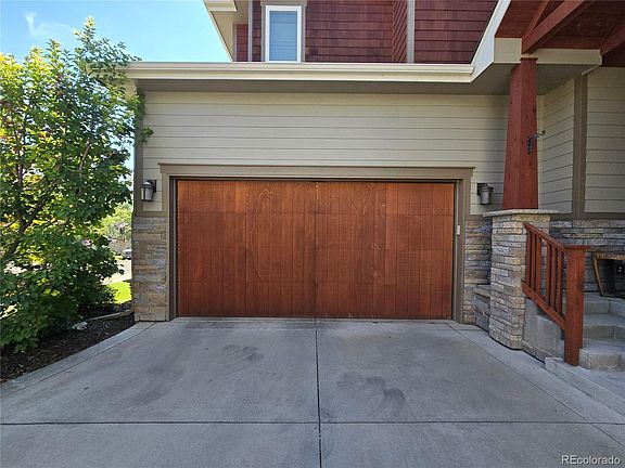 3rd image of 4570 Sprucedale Place