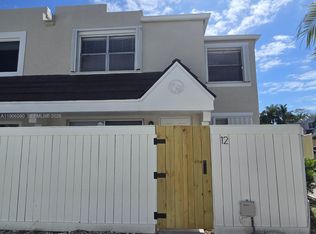 6825 SW 45th Ln APT 12, Miami, FL 33155