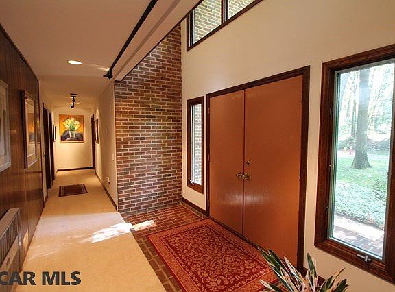 3rd image of 435 Cricklewood Dr