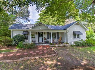 1040 Sutton Rd, Greensboro, NC 27406