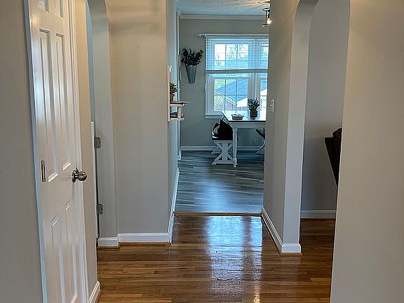 3rd image of 264 Hawkeegan Dr