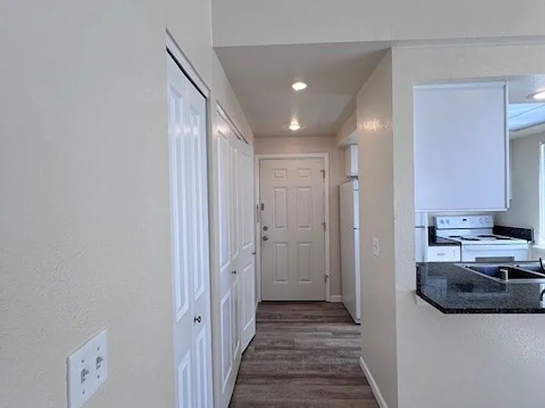 5684 Eagle Pkwy — Photo 5