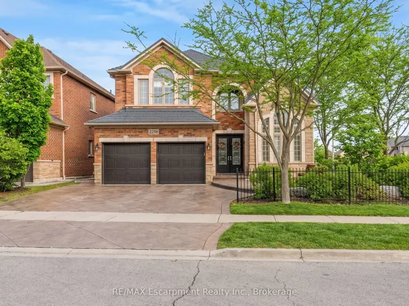 2298 Salcome Dr, Oakville, ON L6H 7N2