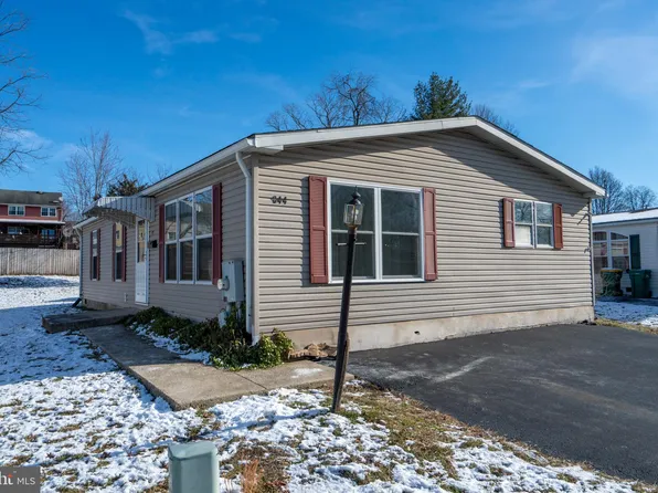 644 Apple St, Red Hill, PA 18076