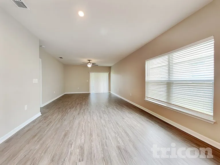 1523 Scrub Jay Ct — Photo 4
