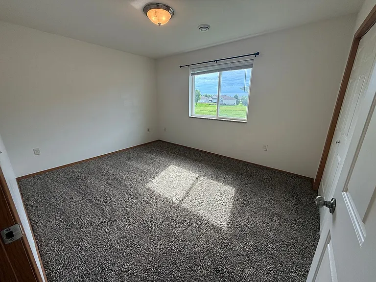 505 Sixteen Avenue Cir NE #8 — Photo 7