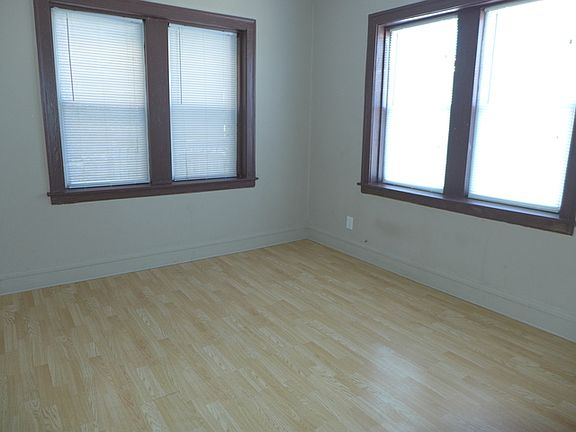 5th image of 6245 N Claremont Ave #2