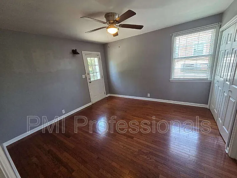 218 Walcott Dr — Photo 5