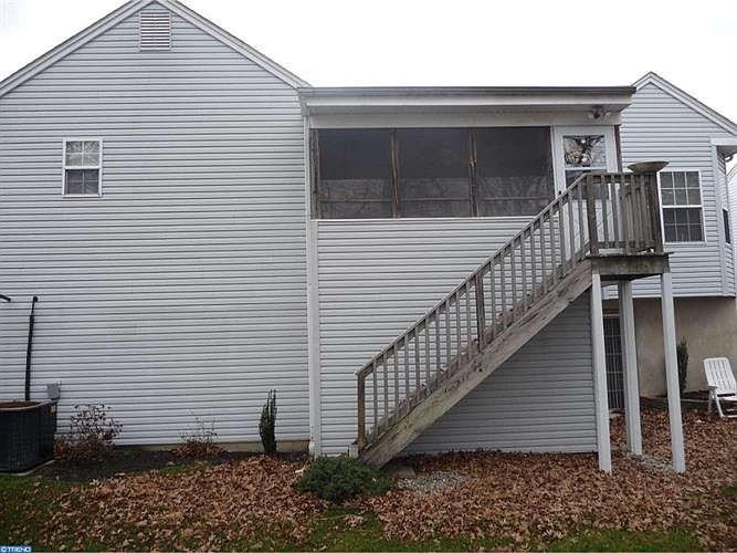 2nd image of 13 Roslyn Dr