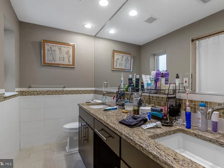530 W Girard Ave #2 — Photo 11