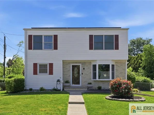 8 Lauretta Dr, East Brunswick, NJ 08816