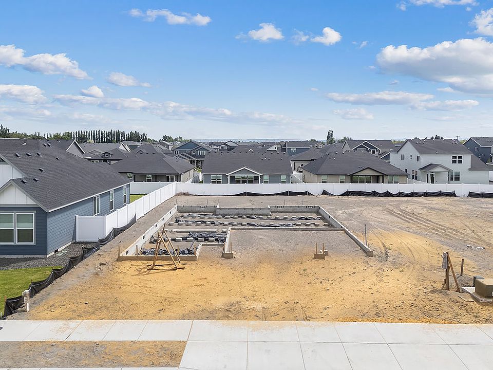 4733 W Thrush ST by Aho Construction
