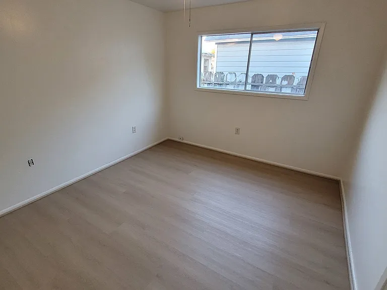 1430 Park Ave — Photo 4