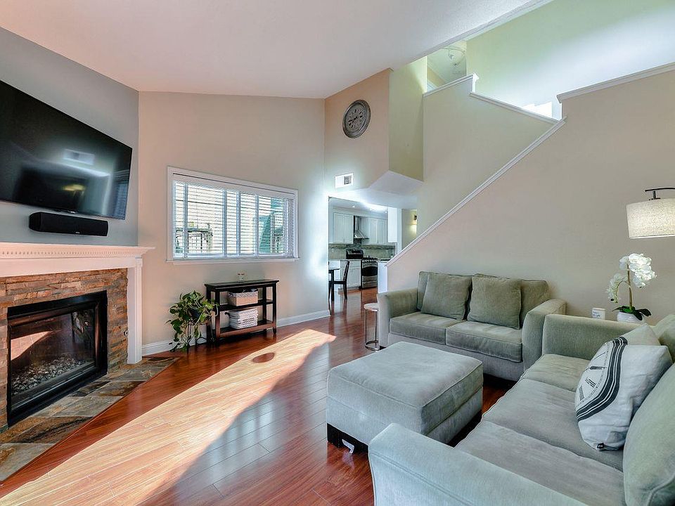 1st image of 672 Cypress Ln