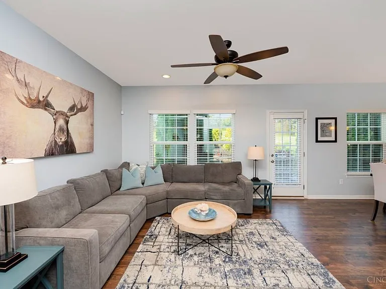 3337 Crescent Falls Way — Photo 4