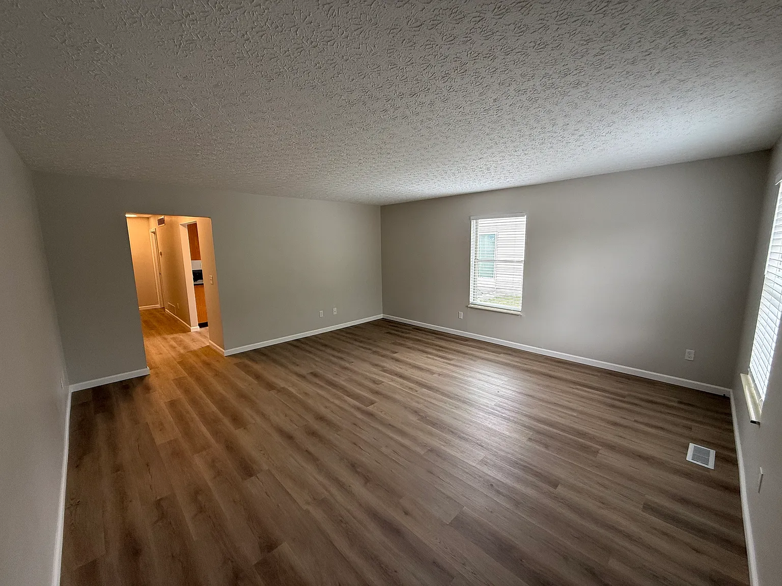 2 bed, 1060 sqft, $1,675 — Photo 3