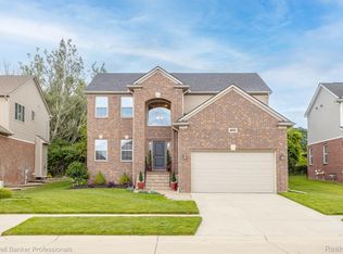 48090 Manhattan Dr, Macomb, MI 48042
