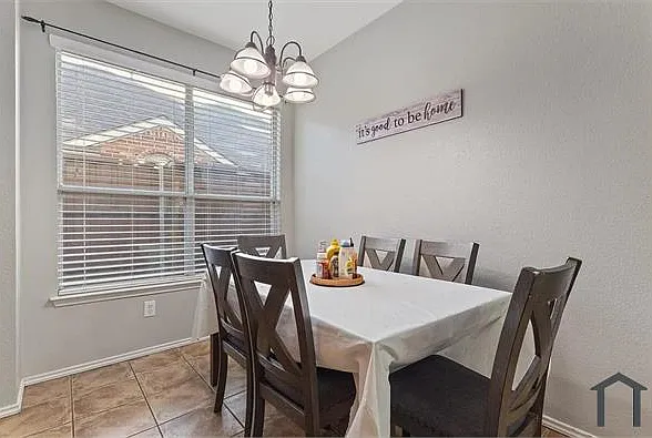 1435 Sleepy Hollow Dr — Photo 11