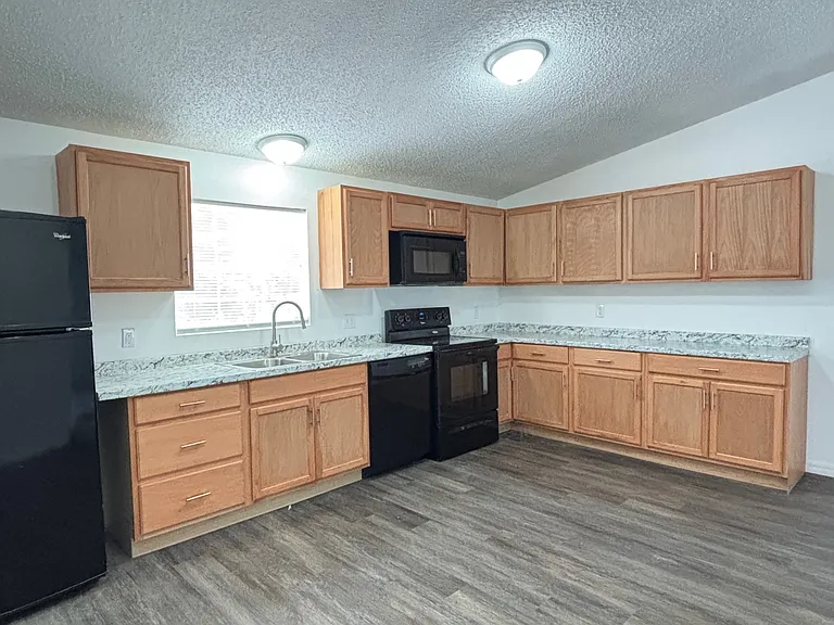 9361 State Route 100 SE — Photo 4