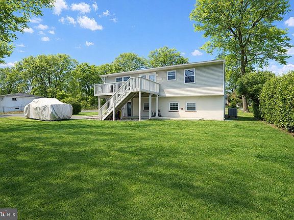 4th image of 243 9th St