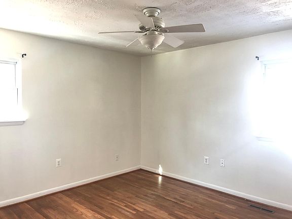 5th image of 8193 Brandon Dr