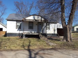 815 E Jackson St, Centerville, IA 52544