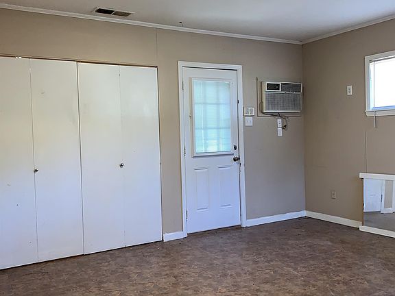 4th image of 873 Chatwood St
