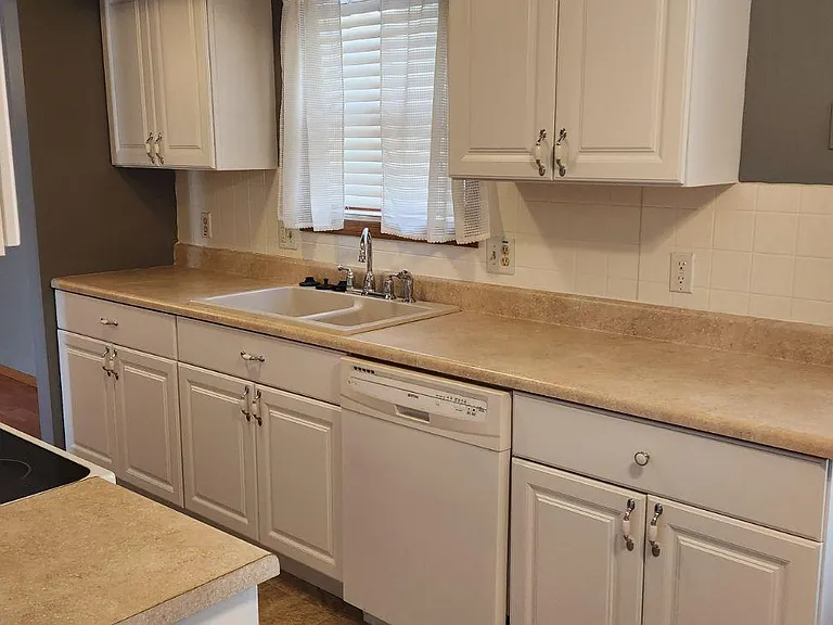 590 Wilson Ave — Photo 6