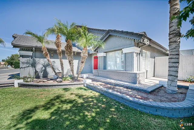 2499 Sandalwood Dr
