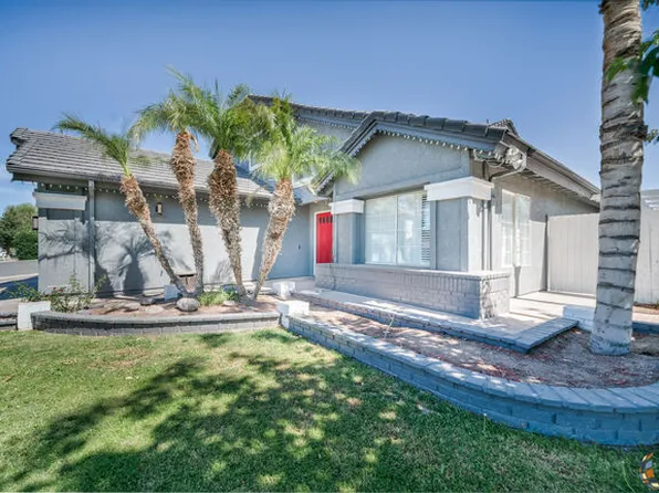 2499 Sandalwood Dr, El Centro, CA 92243