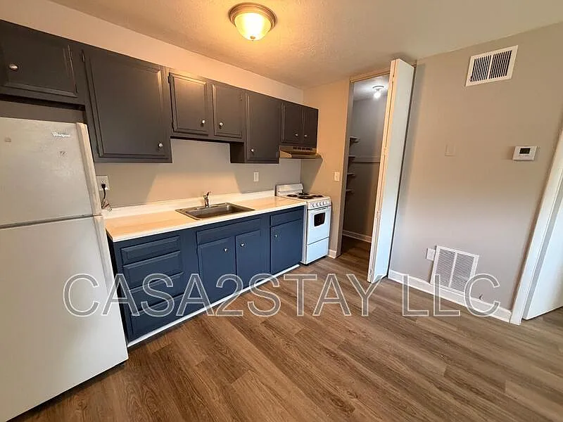 1 bed, 1.0 bath, $645 — Photo 2