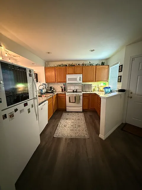 Kitchen-newer countertops, backsplash and flooring
