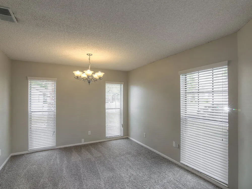 3 bed, 2.5 bath, 1494 sqft, $2,520 — Photo 3