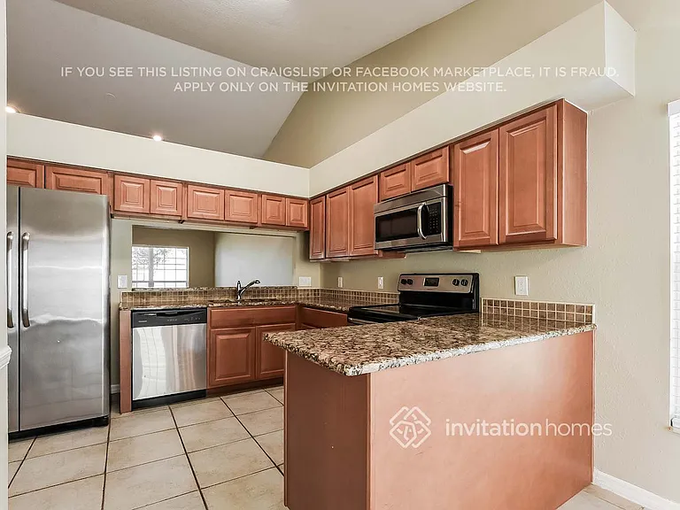 829 W Charing Cross Cir — Photo 9