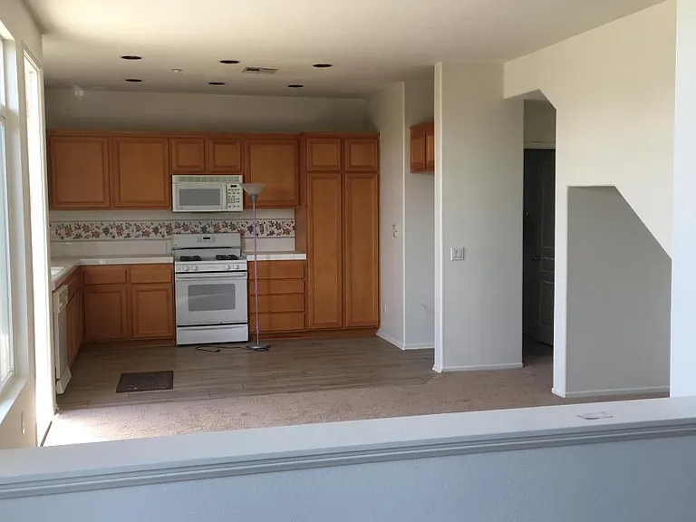 671 Bennett Ave — Photo 4