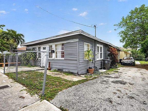 3rd image of 807 14th Street
