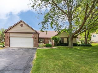 369 Towne St, Gilberts, IL 60136