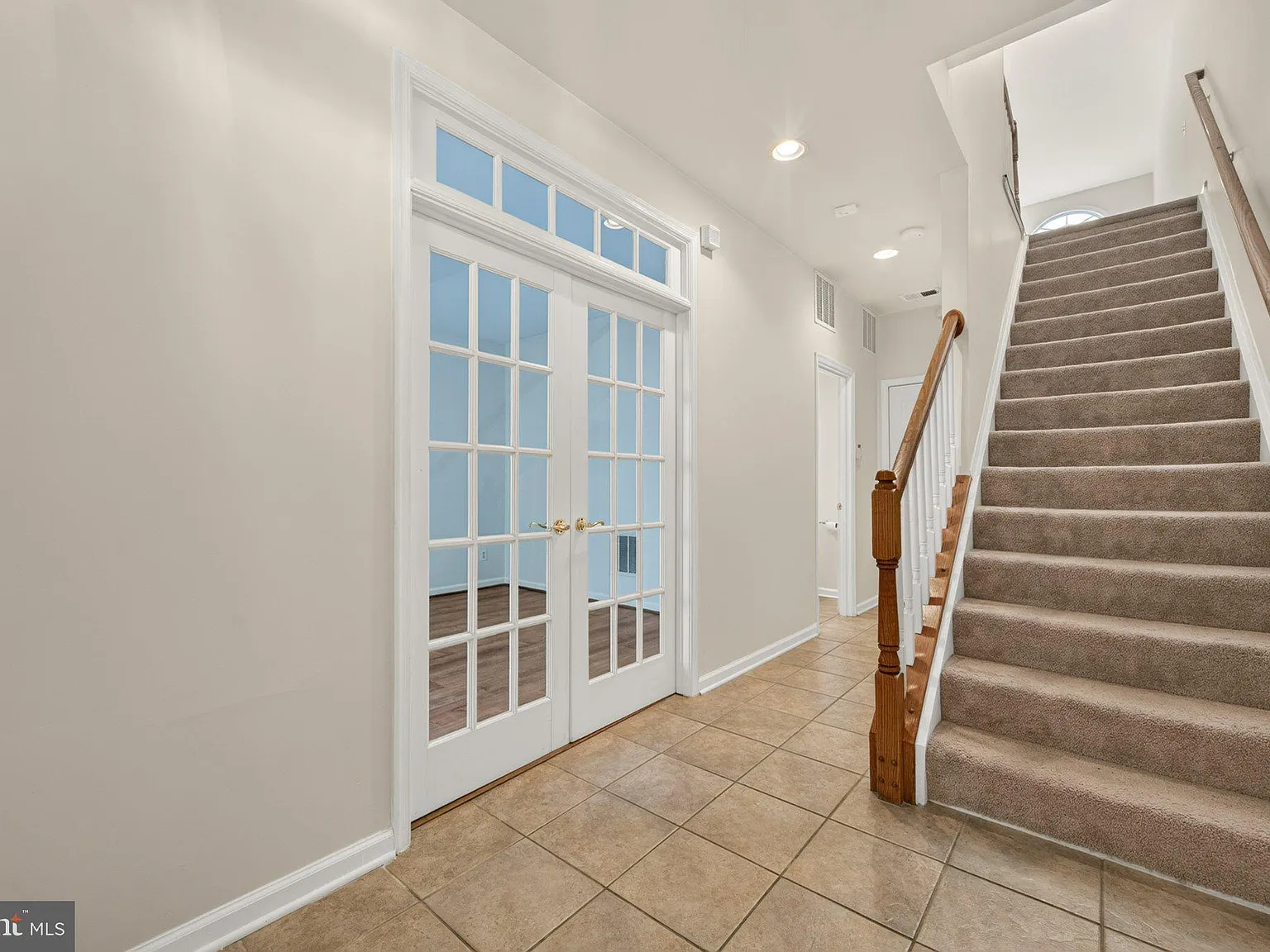 3 bed, 4.0 bath, 1966 sqft, $2,950 — Photo 2