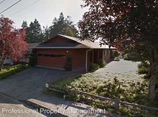 6027 Beechwood Dr, Eureka, CA 95503