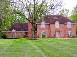 1050 Rambling Way, Akron, OH 44333