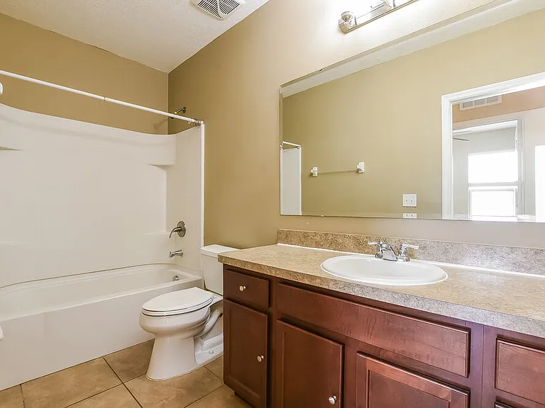 121 Daigledog St — Photo 15