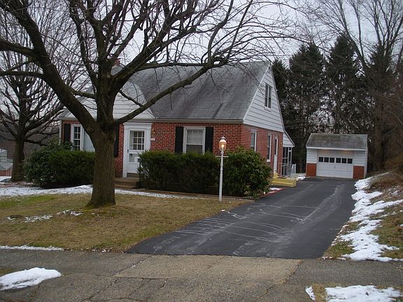 Side view w/garage